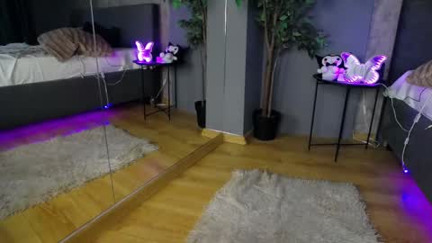 scarlettjakobs online show from March 9, 2026, 6:06 am