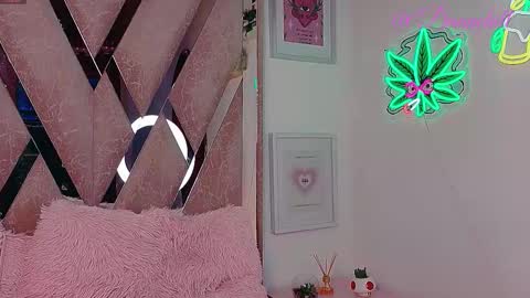 Snapshot of scarlettrusso1 chatting on October 19, 2025, 4:40 pm Scarlett online show from October 19, 2025, 4:40 pm