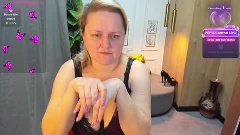 Scarlett online show from April 1, 2026, 5:41 am