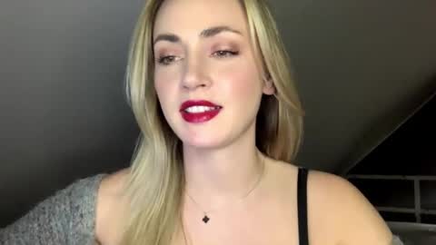 ScarlettxBlonde online show from May 7, 2026, 3:39 pm