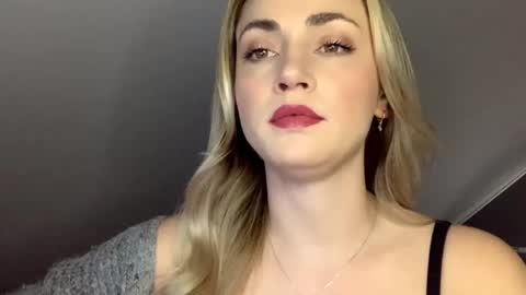 ScarlettxBlonde online show from May 13, 2026, 2:14 pm