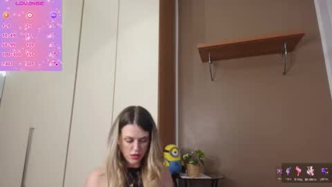 Snapshot of scarletverdi chatting on December 1, 2025, 8:41 am Cristal online show from December 1, 2025, 8:41 am