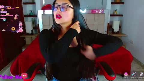 scarllet online show from February 19, 2025, 12:22 pm