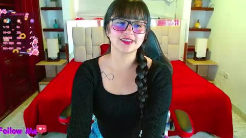 scarllet online show from March 10, 2025, 12:04 pm