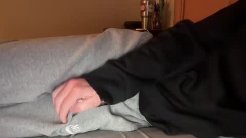 Snapshot of scb894682 chatting on December 9, 2024, 6:01 am Skinny College Boy online show from December 9, 2024, 6:01 am