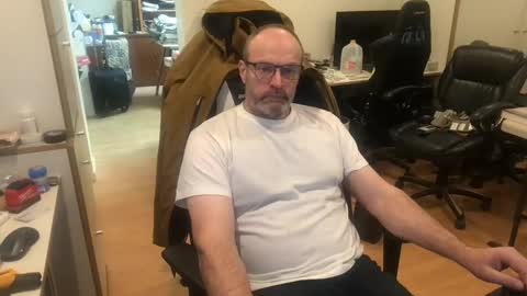 schief6218 online show from February 15, 2026, 12:03 pm