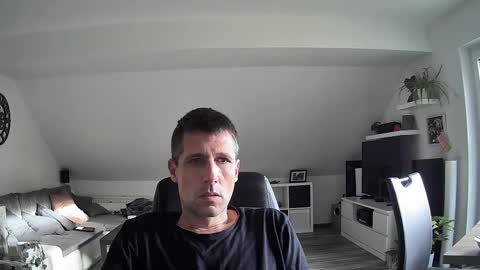 Snapshot of schnuckigeil chatting on October 31, 2025, 8:15 am Dildomen online show from October 31, 2025, 8:15 am