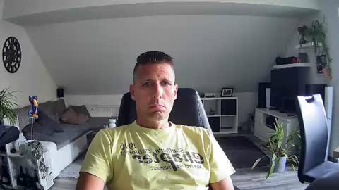 Snapshot of schnuckigeil chatting on July 15, 2026, 4:56 pm Dildomen online show from July 15, 2026, 4:56 pm