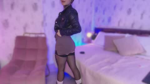 Scolw  online show from October 1, 2025, 8:04 pm