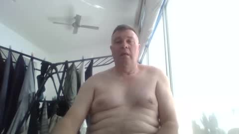 Snapshot of scoobs71 chatting on September 17, 2025, 5:31 am Scoobs online show from September 17, 2025, 5:31 am