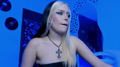 Goddess online show from April 28, 2026, 2:27 am