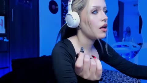 Goddess online show from February 14, 2026, 12:29 am