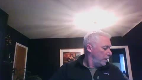 Snapshot of scoti55 chatting on November 19, 2025, 11:10 am scoti55 online show from November 19, 2025, 11:10 am