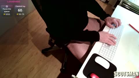 Snapshot of scotsmanx chatting on April 7, 2026, 6:41 pm scotsmanx online show from April 7, 2026, 6:41 pm