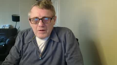 Snapshot of scottsman214 chatting on February 2, 2025, 12:13 pm James online show from February 2, 2025, 12:13 pm