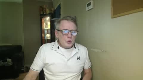 Snapshot of scottsman214 chatting on April 5, 2026, 7:33 pm James online show from April 5, 2026, 7:33 pm