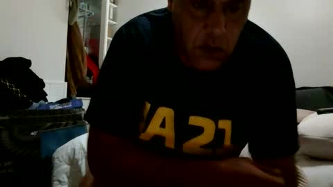 Snapshot of scubi007 chatting on October 6, 2025, 4:54 am scubi007 online show from October 6, 2025, 4:54 am