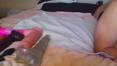 Snapshot of sdbeachfreaks chatting on February 15, 2025, 7:16 am SDBeachfreaks online show from February 15, 2025, 7:16 am