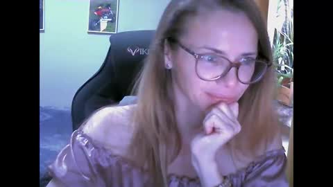 Snapshot of sea_dream chatting on October 16, 2025, 5:19 am SEA Dream online show from October 16, 2025, 5:19 am