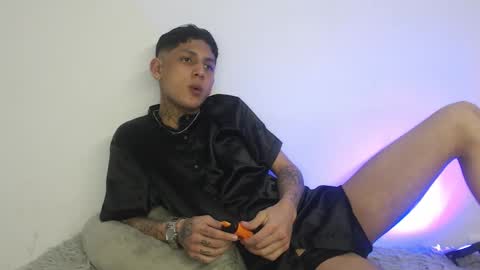 Snapshot of sebas_and_mila chatting on January 17, 2026, 11:26 am CAMILA Y SEBASTIAN online show from January 17, 2026, 11:26 am