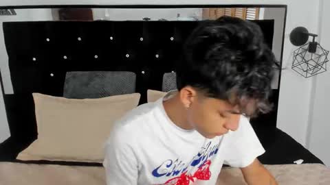 Snapshot of sebas_cat chatting on October 21, 2025, 2:07 pm Sebastian Alvarez online show from October 21, 2025, 2:07 pm