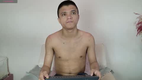 Snapshot of sebas_n_aly chatting on February 21, 2026, 3:40 am ely online show from February 21, 2026, 3:40 am