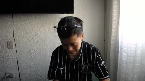 Snapshot of sebastian_posse chatting on February 18, 2025, 6:04 pm Myystiic online show from February 18, 2025, 6:04 pm