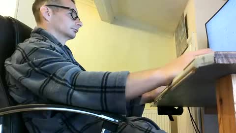 sebastianspalding450 online show from May 23, 2026, 9:13 am