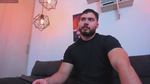 Instagram jeanpaulfit  online show from February 26, 2026, 6:18 pm