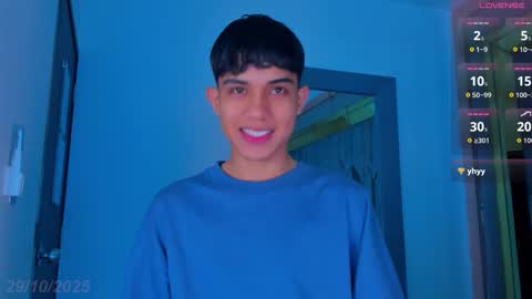 Snapshot of sebax_00 chatting on October 29, 2025, 8:43 pm Sebastian online show from October 29, 2025, 8:43 pm