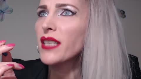 Snapshot of secoiya chatting on January 23, 2025, 9:18 pm Emily online show from January 23, 2025, 9:18 pm