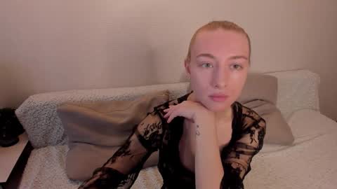 Snapshot of secret_dreams_ chatting on October 19, 2025, 9:21 am Amanda and pair in a real life we love each other but can play with you online show from October 19, 2025, 9:21 am