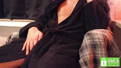 Snapshot of secret_phil chatting on February 4, 2025, 6:27 pm maybe Phil online show from February 4, 2025, 6:27 pm