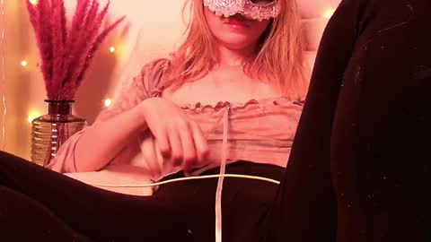 Anni online show from January 2, 2025, 9:43 am