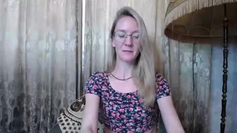 secretcandy222 online show from February 19, 2025, 7:39 am