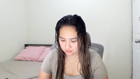 Snapshot of secretlover010101 chatting on February 20, 2025, 5:33 am MILAN online show from February 20, 2025, 5:33 am