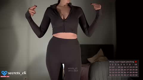 Eliz online show from November 19, 2025, 4:29 pm