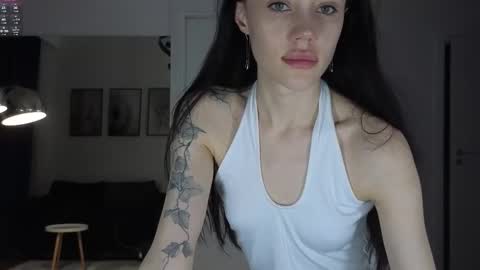 Snapshot of seduced_by_sara chatting on October 9, 2025, 8:40 pm Sara online show from October 9, 2025, 8:40 pm