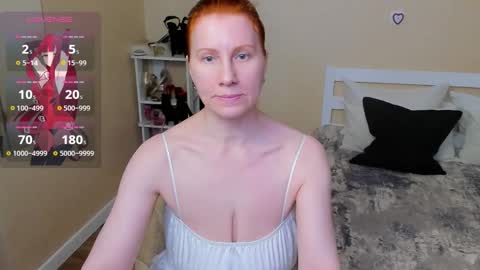 seductive_foxy_ online show from October 18, 2025, 1:01 pm