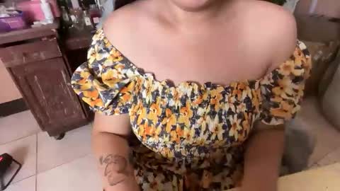 Snapshot of seductive_housewife chatting on February 15, 2026, 10:36 am seductive_housewife online show from February 15, 2026, 10:36 am