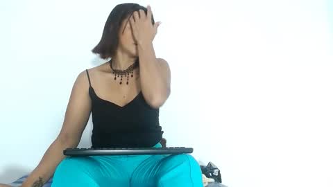 Estefany online show from February 28, 2026, 6:03 am