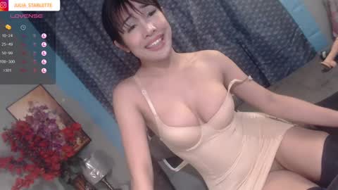 Snapshot of seductresstsjulia chatting on December 2, 2024, 7:25 am Julia Starlette online show from December 2, 2024, 7:25 am