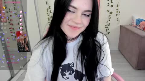 Snapshot of selena___cute chatting on February 7, 2025, 7:50 am Selena online show from February 7, 2025, 7:50 am