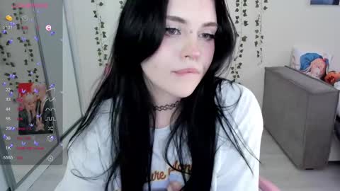 Snapshot of selena___cute chatting on February 17, 2025, 8:09 am Selena online show from February 17, 2025, 8:09 am