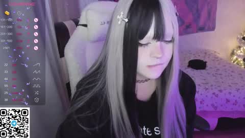 Selena  online show from January 15, 2026, 7:35 am