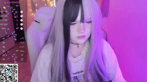 Selena  online show from February 12, 2026, 7:25 am