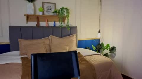 Call me S E L E N A   online show from March 30, 2026, 7:04 pm