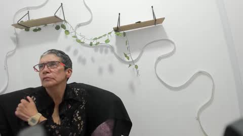 Snapshot of selena_ferreira chatting on November 18, 2025, 6:56 pm Selena online show from November 18, 2025, 6:56 pm