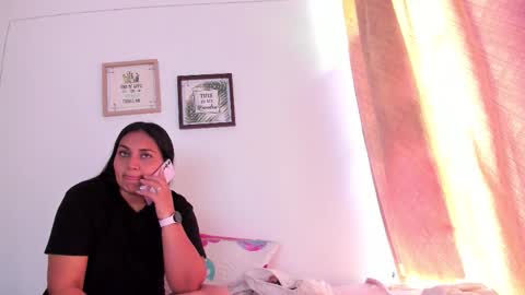 Karen online show from November 17, 2025, 1:50 pm