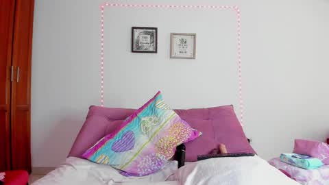 Karen online show from April 22, 2026, 2:07 pm